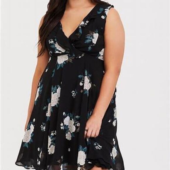 Torrid Black Floral Chiffon‎ Sleeveless Skater Mini Dress Plus Size 14 - Picture 1 of 9